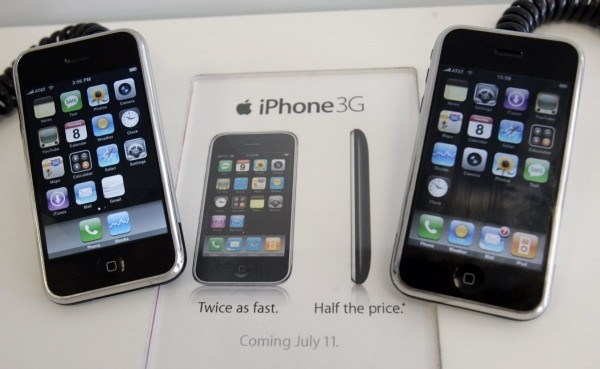 原来八年前的一代iPhone有那么差